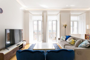 Lisbon luxury retreat! 2 suites, balcony & views!!